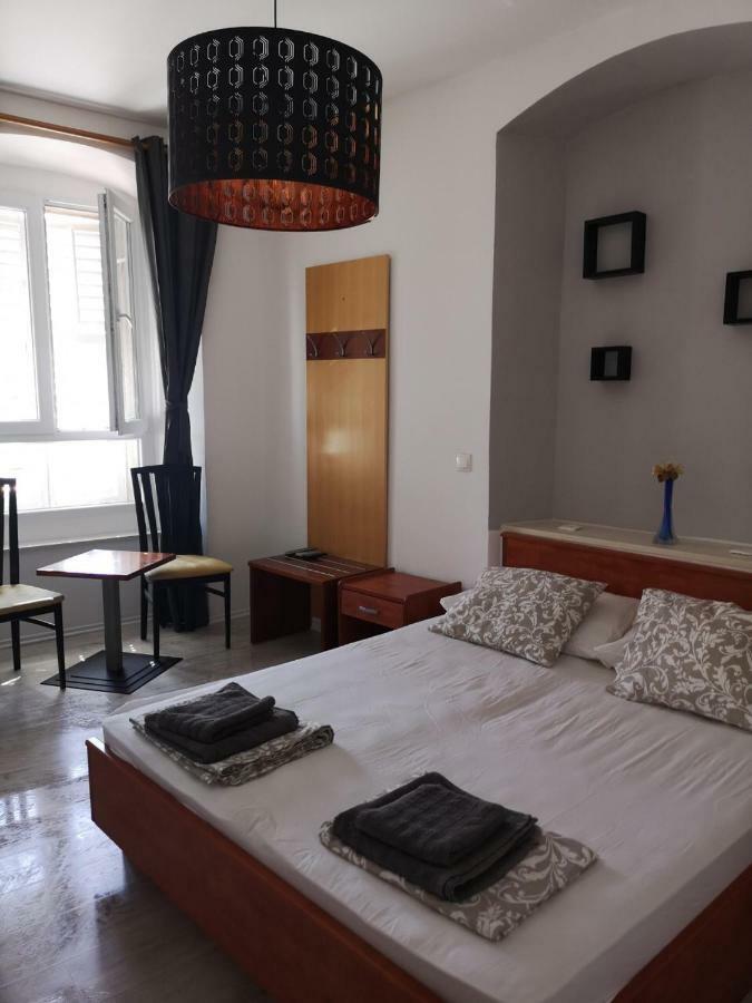 Main Bus Station Rooms Dubrovnik Exterior photo